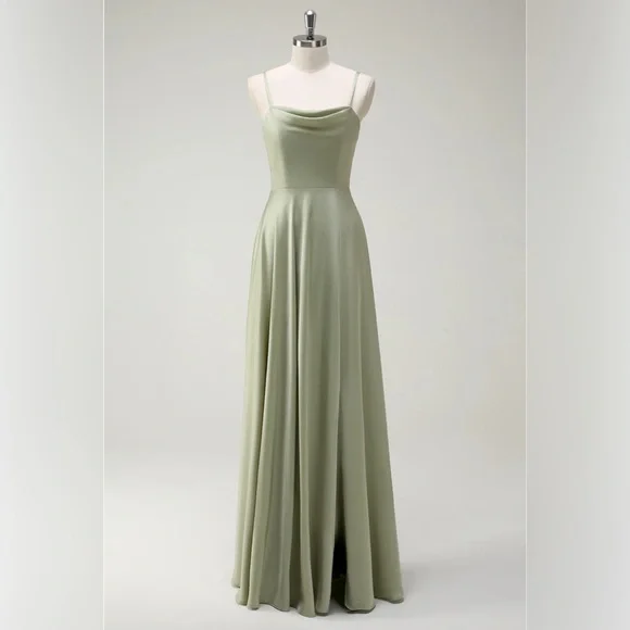 Elegant Strapless Green Dress - Picture 1 of 6
